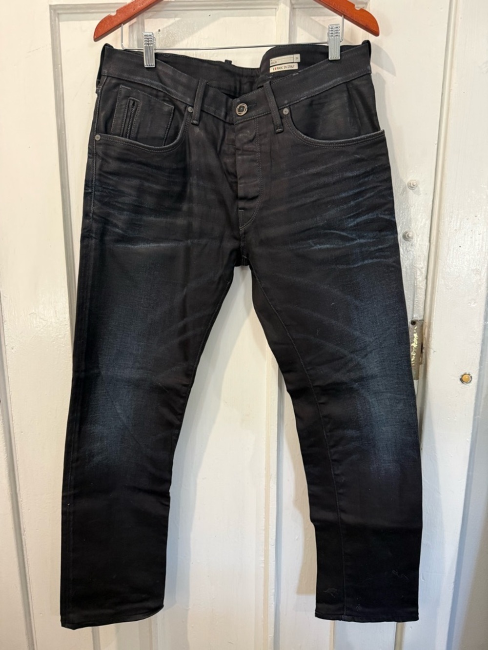 Slim Black Men's Jeans with Subtle Fading